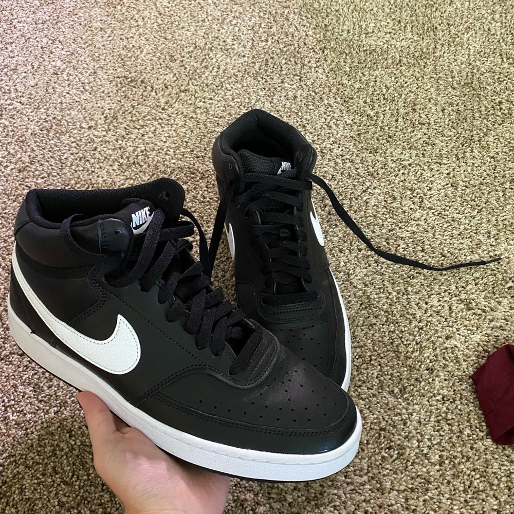 Nike Black and White Shoes, size 9.5, great condition